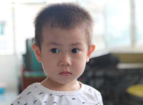 Vụ bé trai 2 tuổi nghi bị bỏ rơi ở Sài Gòn: Xuất hiện người phụ nữ bí ẩn - Ảnh 1