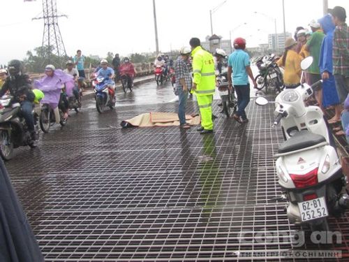 Chủ doanh nghiệp tử vong do gặp tai nạn trên cầu Tân An - Ảnh 1