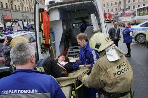 Tổng thống Nga Putin: "Không loại trừ khả năng khủng bố trong vụ nổ ở ga tàu" - Ảnh 2