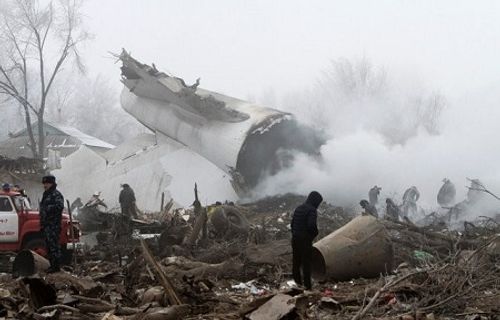 Sau vụ rơi máy bay Thổ Nhĩ Kỳ, làng ở Kyrgyzstan tan hoang - Ảnh 1