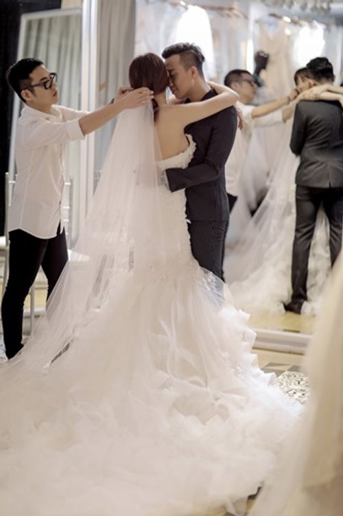 Hari Won rạng rỡ đi thử váy cưới do Trấn Thành đặt riêng tặng cô - Ảnh 4