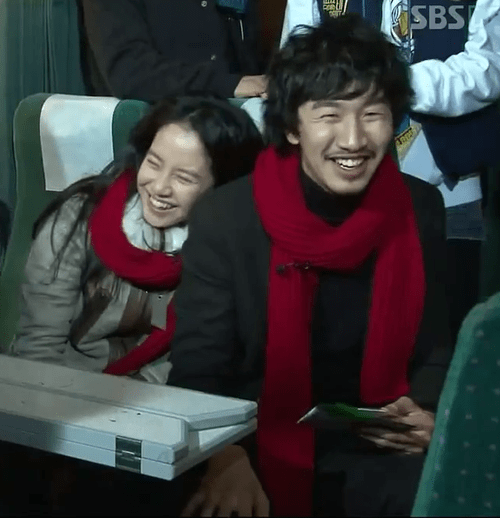 Running Man: Song Ji Hyo tiết lộ Lee Kwang Soo từng mời cô về ở chung nhà - Ảnh 4