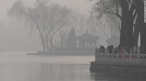 Sương mù, ô nhiễm không khí biến Trung Quốc ngày thành"đêm" - Ảnh 6