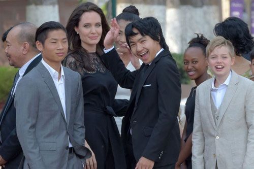 Angelina Jolie lần đầu xuất hiện và nói về vụ ly hôn với Brad Pitt - Ảnh 2