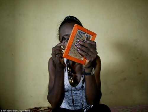 Cận cảnh nhà thổ nơi hàng chục nghìn gái mại dâm nhiễm HIV đang hành nghề - Ảnh 3