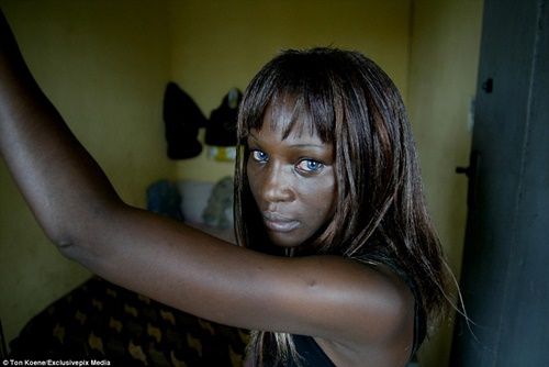 Cận cảnh nhà thổ nơi hàng chục nghìn gái mại dâm nhiễm HIV đang hành nghề - Ảnh 6