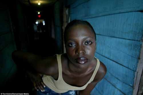 Cận cảnh nhà thổ nơi hàng chục nghìn gái mại dâm nhiễm HIV đang hành nghề - Ảnh 11