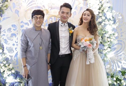 Sau tin đồn kết hôn, Hoài Lâm nắm tay bạn gái dự đám cưới Mai Quốc Việt - Ảnh 5