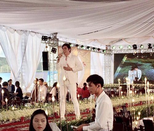 Ngọc Sơn, Tuấn Hưng hát tại đám cưới tiền tỷ của em trai đại gia bầu Thụy - Ảnh 3