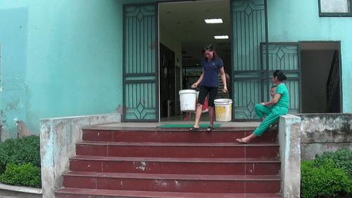 Hà Nội: Người dân khốn khổ vì mất nước sạch kéo dài - Ảnh 3
