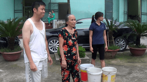 Hà Nội: Người dân khốn khổ vì mất nước sạch kéo dài - Ảnh 1