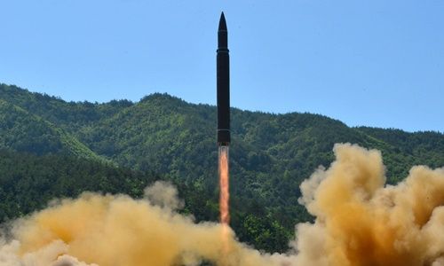 Ukraine cáo buộc Nga đưa động cơ tên lửa cho Triều Tiên - Ảnh 1