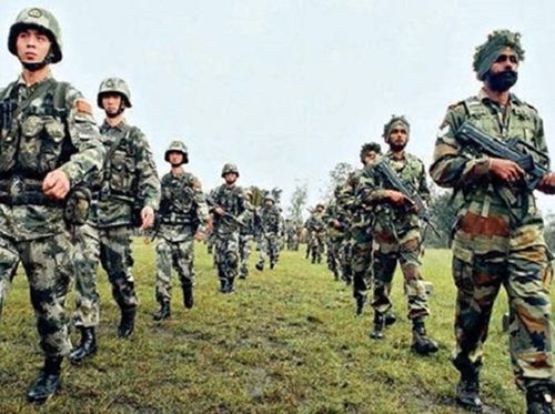 Trung Quốc tập bắn đạn thật ở biên giới Ấn Độ - Ảnh 2