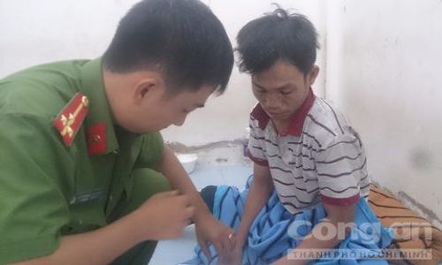 Nam thanh niên "tung cước" hạ gục tên cướp giữa Sài Gòn - Ảnh 1