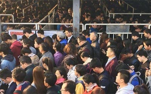 Trung Quốc thắt chặt an ninh tại Đại hội Đảng: Đóng cửa quán, nhận diện khuôn mặt... - Ảnh 2