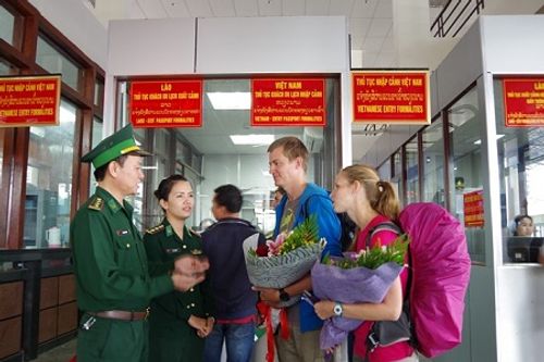 Khách quốc tế đầu tiên nhập cảnh Việt Nam bằng thị thực điện tử - Ảnh 1