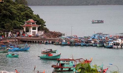 14 người gặp nạn trên biển Kiên Giang: Ca nô chở khách đã bị cấm hoạt động - Ảnh 1