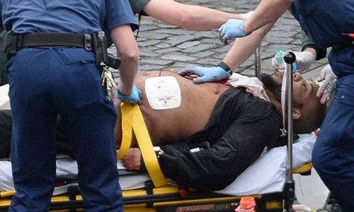 Kẻ tấn công khủng bố gần tòa nhà Quốc hội Anh đã cải sang đạo Hồi - Ảnh 1