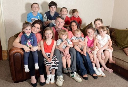 Gia đình đông con nhất nước Anh đang mong đợi thành viên thứ 20 chào đời - Ảnh 1