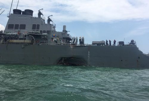 Phát hiện một số thi thể thủy thủ Mỹ sau vụ va chạm tàu khu trục  - Ảnh 1