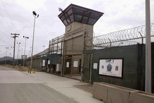 Tổng thống Obama chỉ trích Quốc hội ngăn cản đóng cửa nhà tù Guantanamo - Ảnh 1