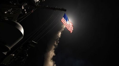 Thế giới phản ứng trái chiều sau vụ Mỹ dội hàng loạt tên lửa Tomahawk vào Syria - Ảnh 1