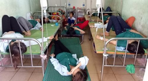Hơn 50 công nhân may nhập viện nghi ngộ độc thực phẩm ở Nghệ An - Ảnh 1