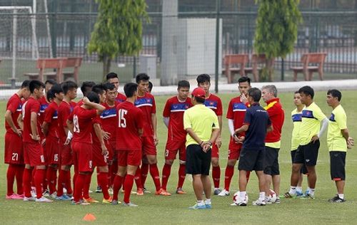 HLV Hoàng Anh Tuấn chốt danh sách U20 Việt Nam dự World Cup 2017 - Ảnh 1