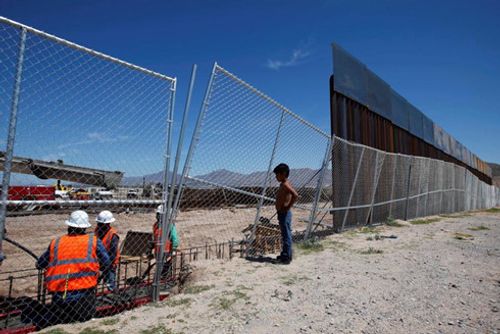 Chính phủ Mexico không thương lượng với Mỹ về kế hoạch xây tường biên giới - Ảnh 1
