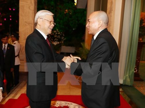 Tuyên bố chung về tăng cường quan hệ hữu nghị, hợp tác Việt Nam - Campuchia - Ảnh 1