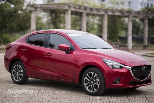 Hàng loạt mẫu xe Mazda, Kia giảm giá ngay từ đầu năm 2018 - Ảnh 1