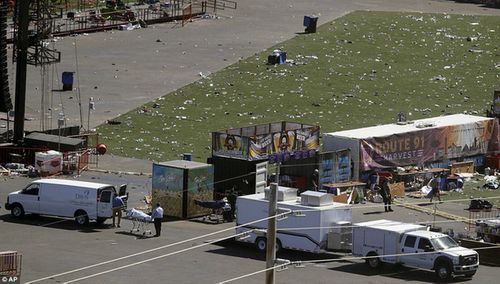 Hiện trường kinh hoàng sau vụ xả súng Las Vegas - Ảnh 2