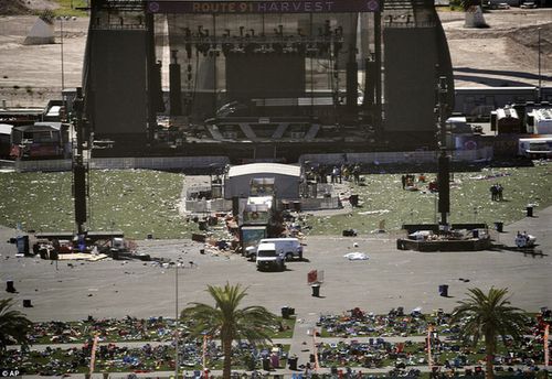 Hiện trường kinh hoàng sau vụ xả súng Las Vegas - Ảnh 3