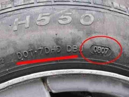 Bật mí 4 chữ số nhỏ xíu trên lốp xe giúp bạn tránh được tai nạn - Ảnh 1
