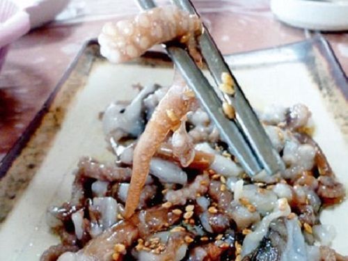 Những món ăn người châu Á coi là đặc sản còn người phương Tây không đụng đũa - Ảnh 7