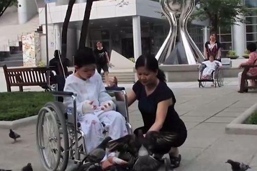 Chân dung người vợ tào khang đứng sau diễn viên Quốc Tuấn trong hành trình 15 năm chạy chữa cho con trai - Ảnh 3