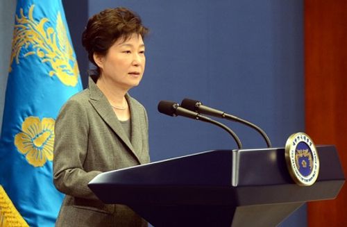Hàn Quốc mất gì sau vụ bê bối của Tổng thống Park Geun-hye? - Ảnh 2