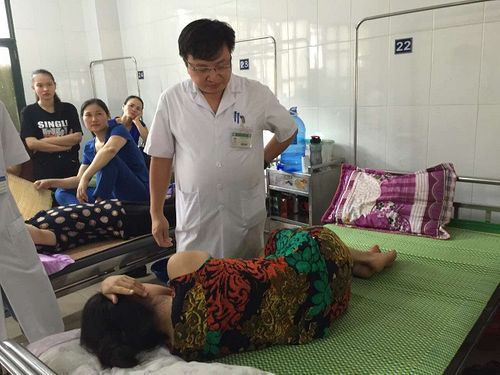 Cô giáo Hà Giang bị liệt sau một mũi tiêm: Thông tin mới nhất từ hội đồng chuyên môn - Ảnh 1