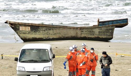 Nhật Bản: Lại phát hiện thêm 8 thi thể trên thuyền gỗ nghi đến từ Triều Tiên - Ảnh 1