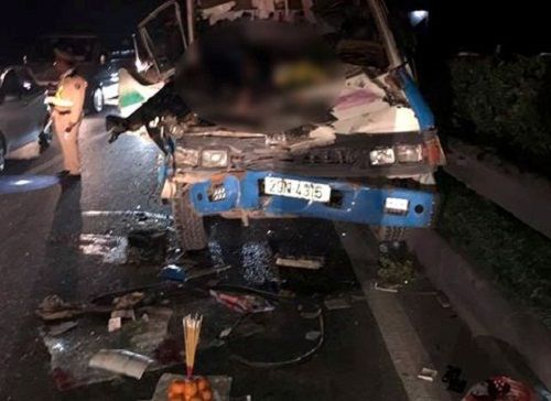 Xe tải đâm nhau trên cao tốc Pháp Vân - Cầu Giẽ, 3 người thương vong - Ảnh 1