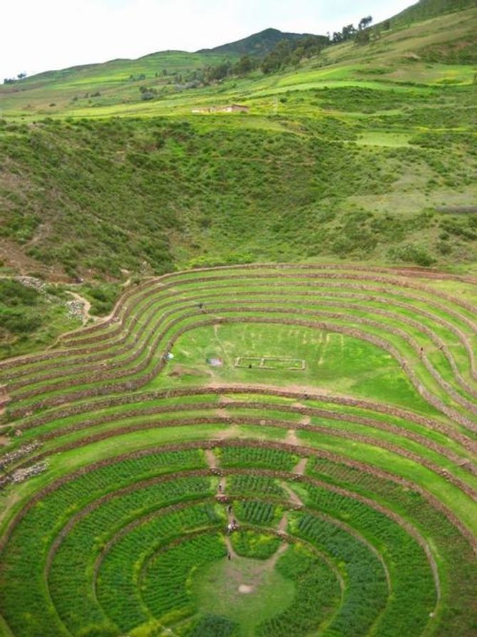 Kỳ bí ruộng bậc thang tròn Inca cổ đại - Ảnh 1