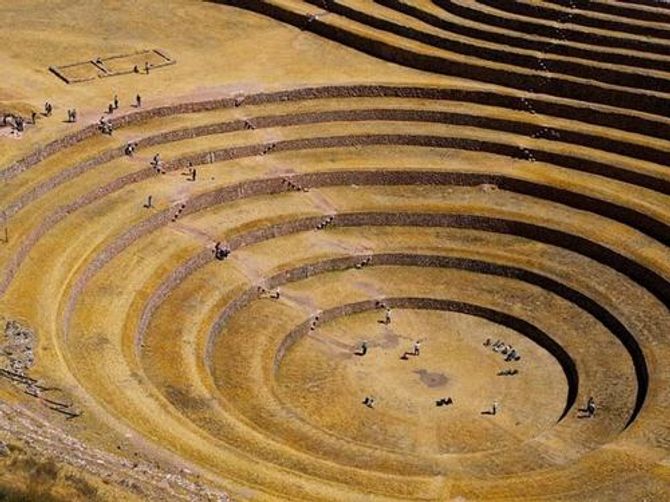 Kỳ bí ruộng bậc thang tròn Inca cổ đại - Ảnh 2