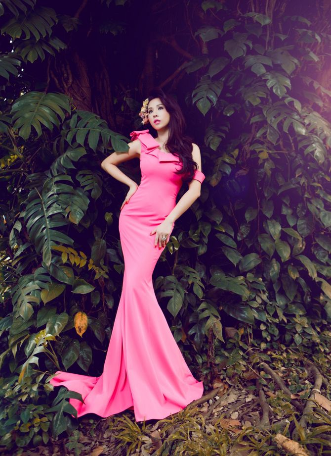 Hoa hậu Thu Hoài rực rỡ chào Xuân 2014 - Ảnh 2