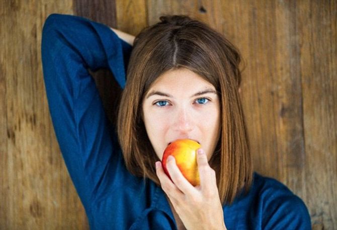 Khỏe và đẹp với 10 lợi ích kỳ diệu nhất của quả táo - Ảnh 1