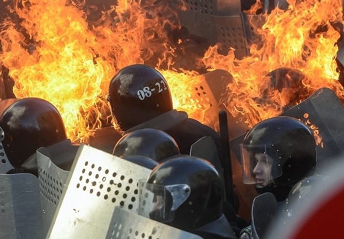 Hình ảnh bạo loạn đẫm máu ở Kiev - Ảnh 1
