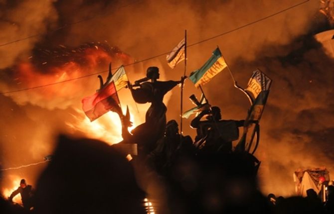 Hình ảnh bạo loạn đẫm máu ở Kiev - Ảnh 3