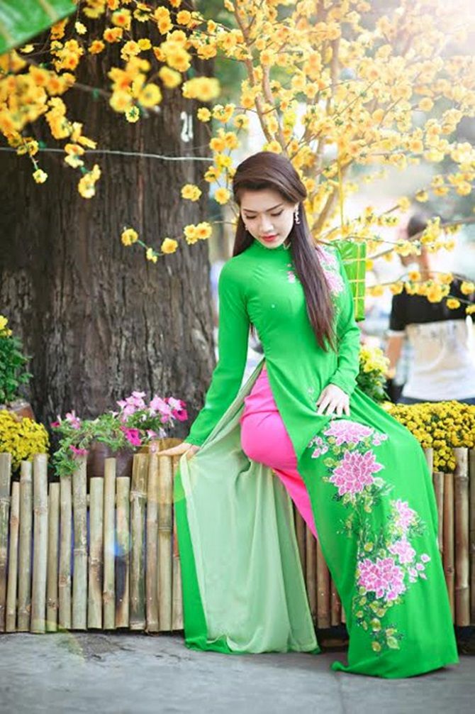 Hoa khôi, á khôi "Người đẹp tỏa sáng 2013" diện áo dài nền nã - Ảnh 8