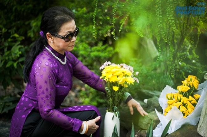 Khánh Ly về nước thăm mộ Trịnh Công Sơn - Ảnh 6
