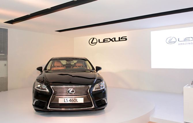 Lexus chính hãng hơn gì hàng ngoài?
