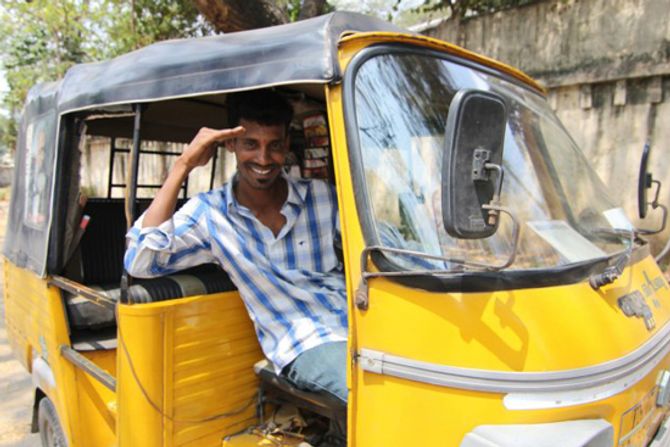 Diện kiến chiếc xe tuk tuk "xa hoa" nhất Ấn Độ - Ảnh 1